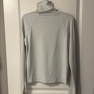 Oiselle Soft Green Striped Turtleneck Shell - Size M